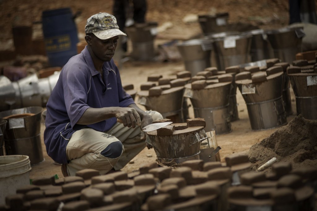 The Livelihoods Carbon Fund doubles its investment in an energy